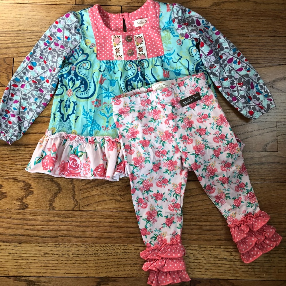 Adorable 6-12mo Matilda Jane set!